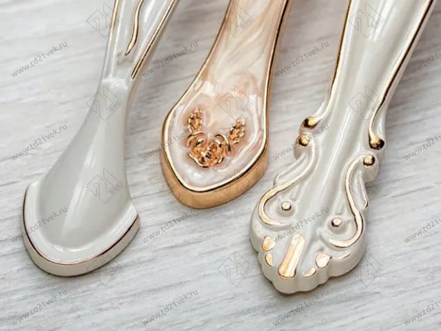 UZ-ROYAL1-96-10-03 Ручка GTV ROYAL1 C=96мм, белый/золото <50> 2